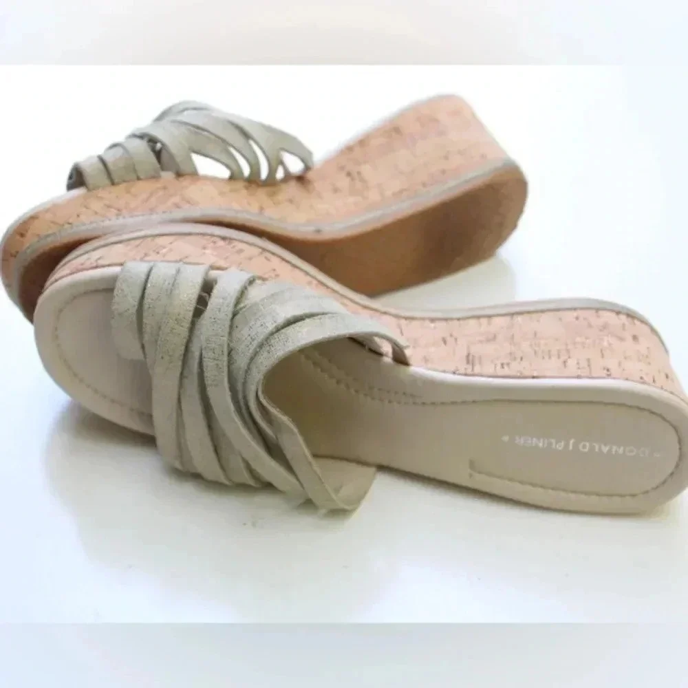 Donald J Pliner Sheena wedges